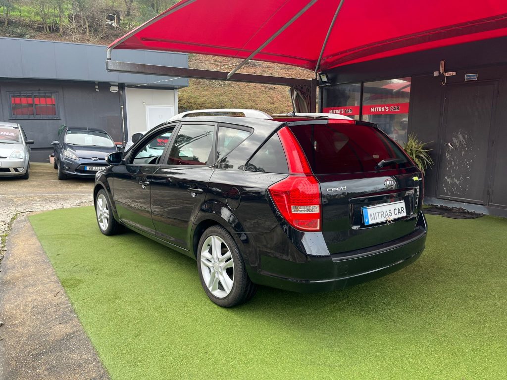KIA Ceed SW | 1.6 CRDI | POUCOS KM's