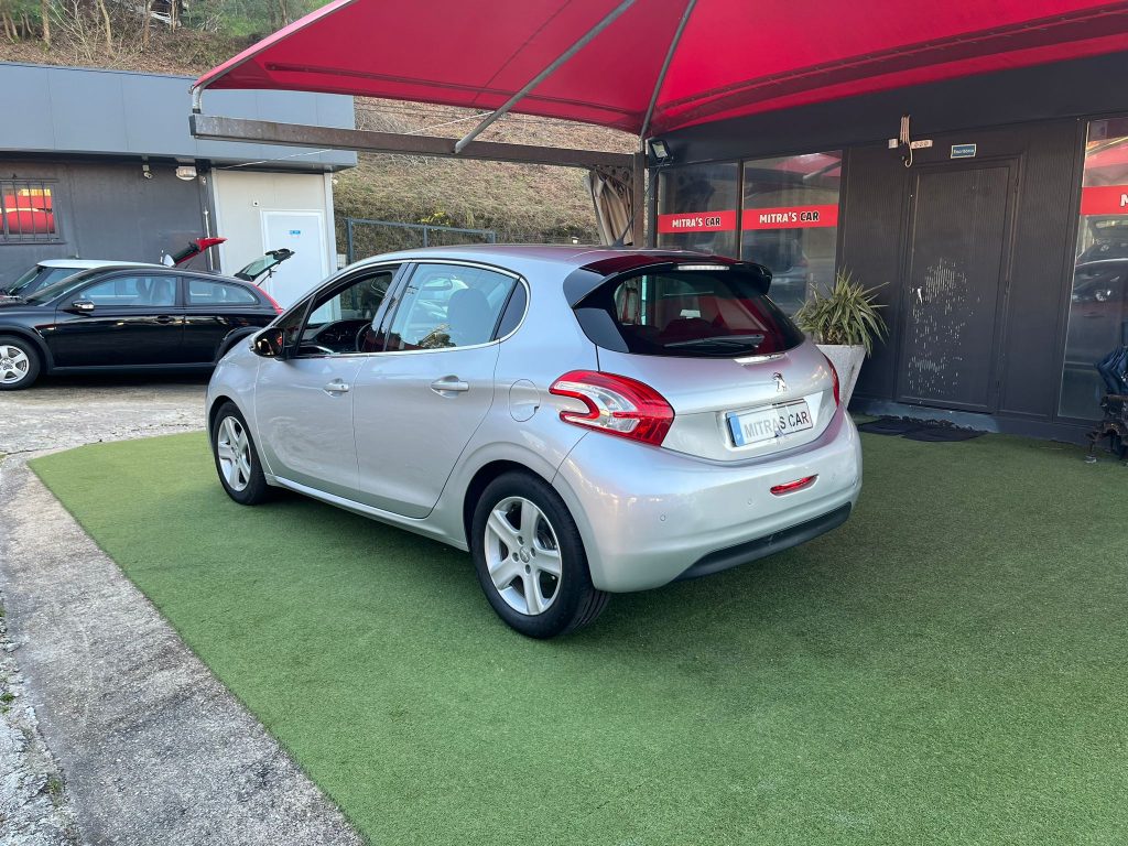 Peugeot 208 | 1.6 HDI
