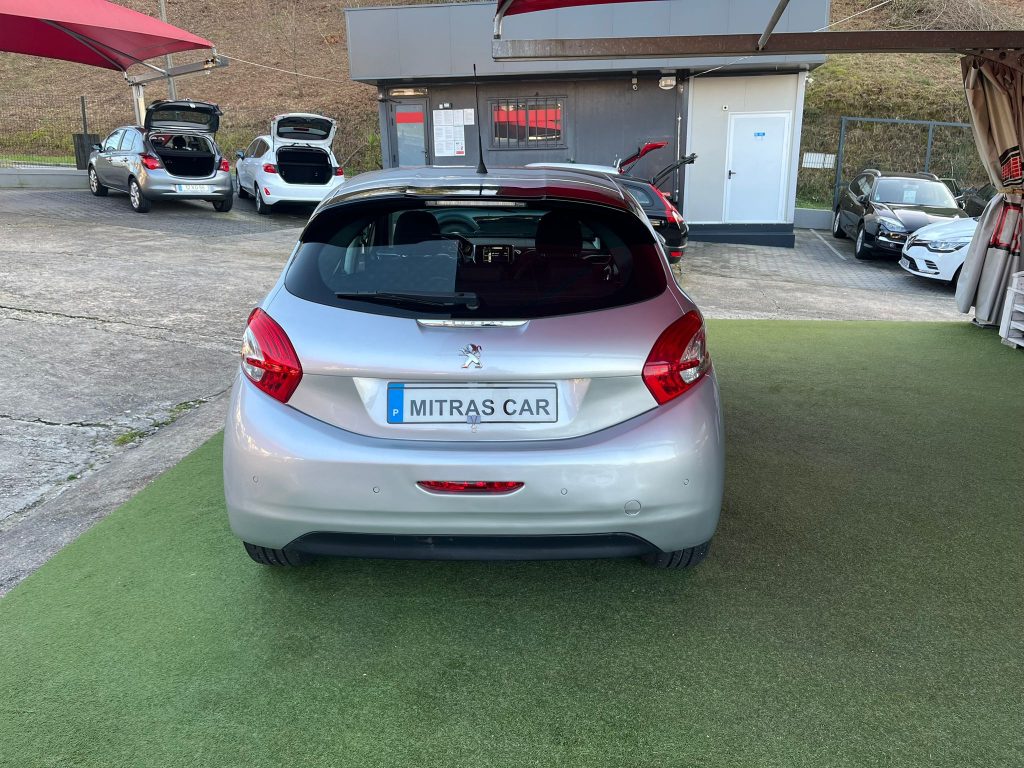 Peugeot 208 | 1.6 HDI