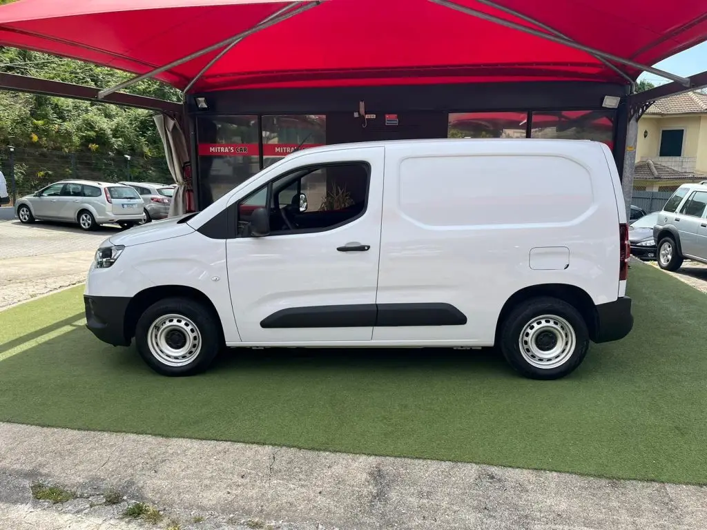 Toyota Proace City | 1.5 D-4D | 3 Lug.