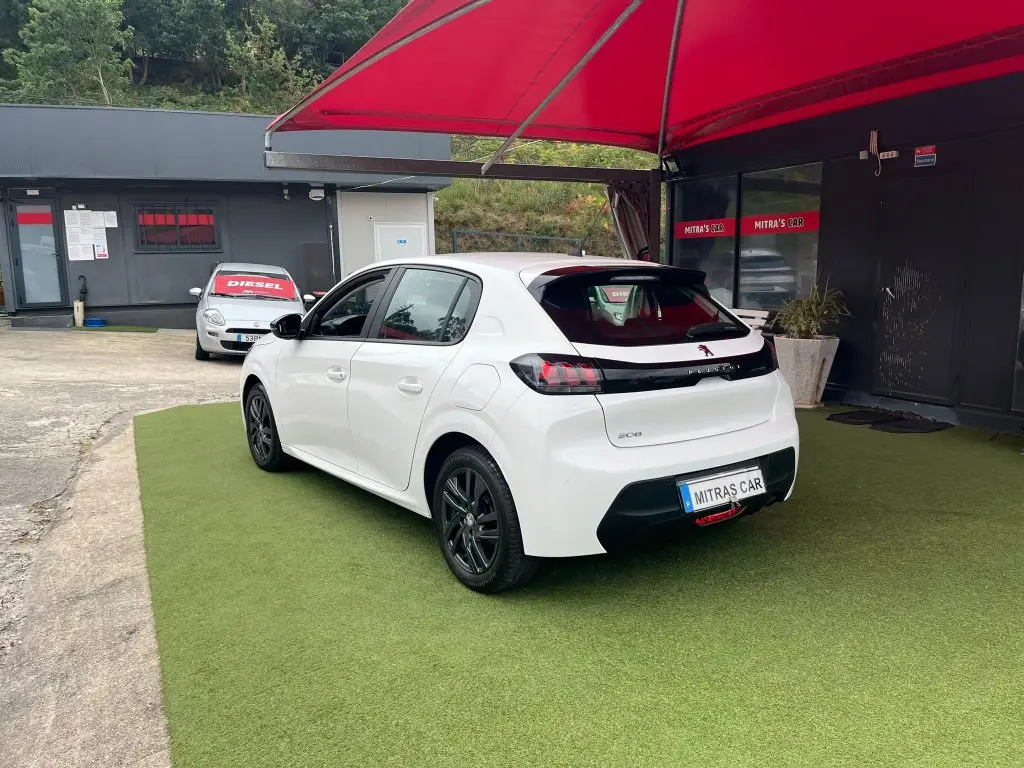 Peugeot 208 | 1.2 | Full Extras