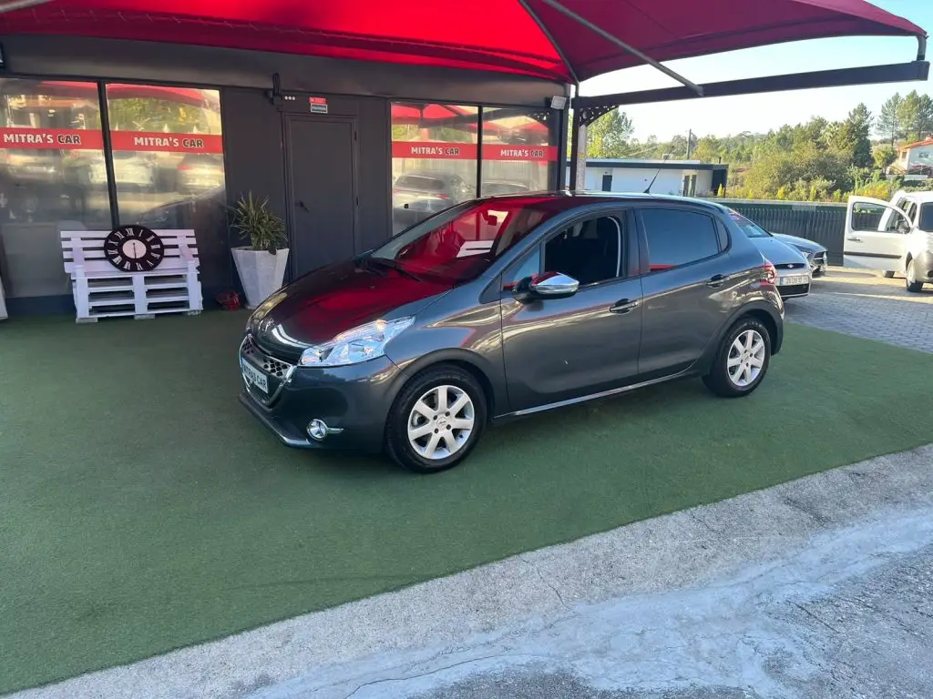 Peugeot 208 | 1.2 | POUCOS KM's