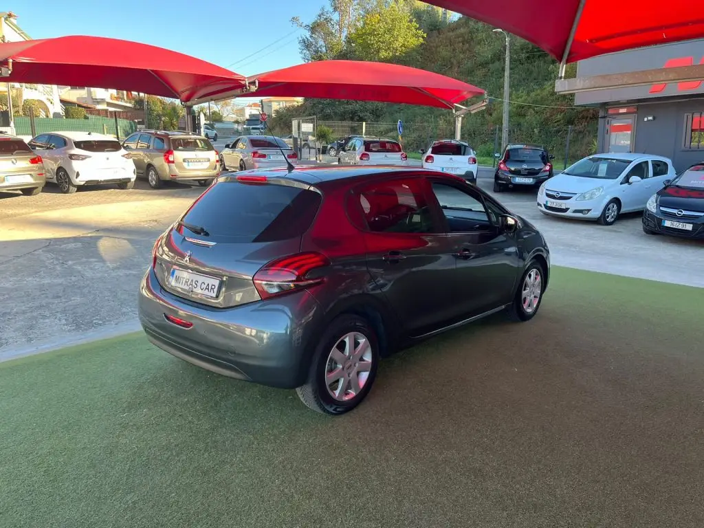 Peugeot 208 | 1.2 | POUCOS KM's