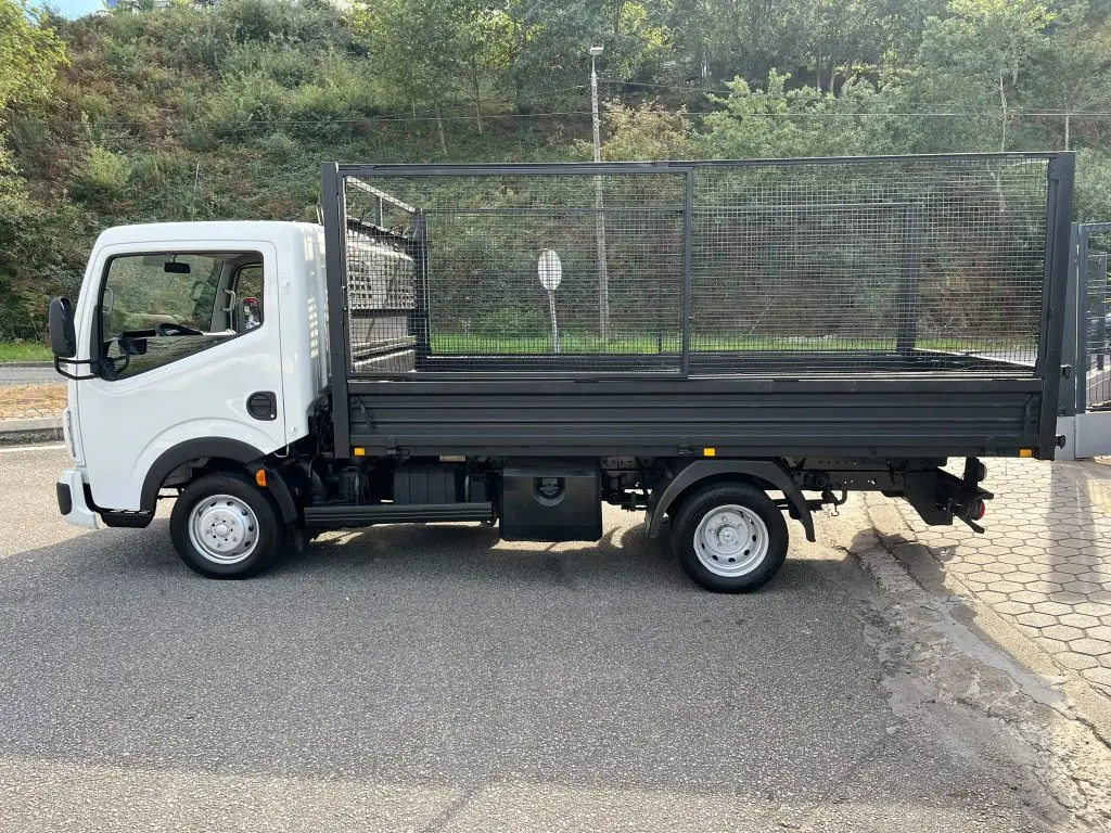 Renault Maxity | 2.5 Diesel | Cx. Aberta Basculante | 3 Lug.